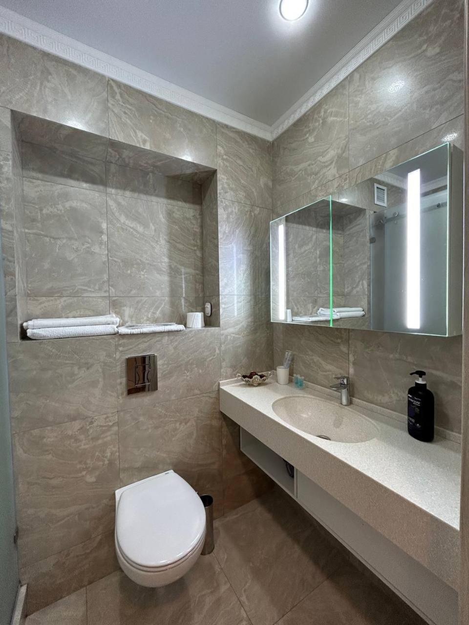 Apartment Yes *